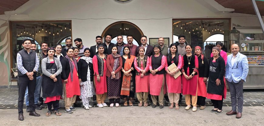 एचएएस अधिकारियों ने किया हिमईरा का दौरा -लगाए पहाड़ी व्यंजनों  के चटकारे