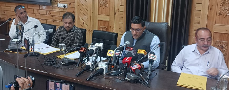 सफल एवं निष्पक्ष आयोजन को लेकर  व्यापक  व्यवस्थाएं सुनिश्चित — उपायुक्त मुकेश रेपसवाल