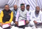 राजीव गांधी की पुण्यतिथि पर शिमला स्थित कांग्रेस कार्यालय में अर्पित की गई श्रद्धांजलि