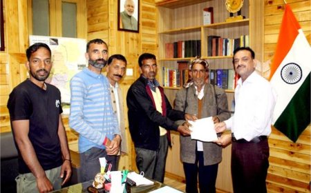 भेड़पालकों ने पुलिस कर्मियों पर लगाए मारपीट के गंभीर आरोप, SP से लगाई न्याय की गुहार