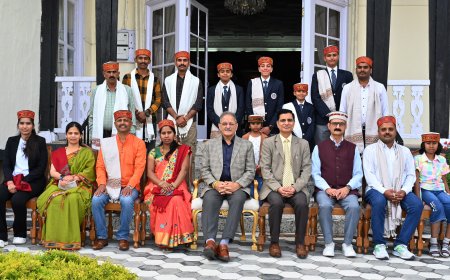 लोक भवन में गुजरात और महाराष्ट्र के स्थापना दिवस आयोजित