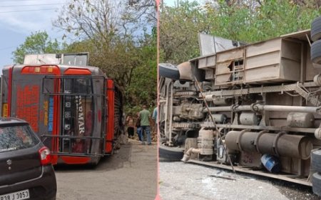 चलती बस में ड्राइवर को आया हार्ट अटैक, सड़क पर बस पलटने से कई घायल