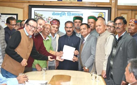 मुख्यमंत्री से हिमाचल प्रदेश पेंशनर्स जॉइंट फ्रंट ने की भेंट