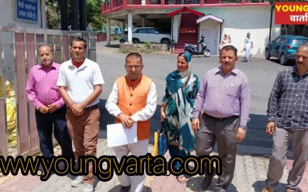 सीवरेज के पानी की समस्या को लेकर डीसी से मिला प्रतिनिधि मंडल, अपने ही घरों में मास्क लगाकर रहने को मजबूर लोग