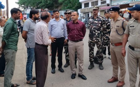 चल रही चार धाम एवं आगामी कांवड़ यात्रा को लेकर जिलाधिकारी ने अतिक्रमण पर लिया सख्त संज्ञान