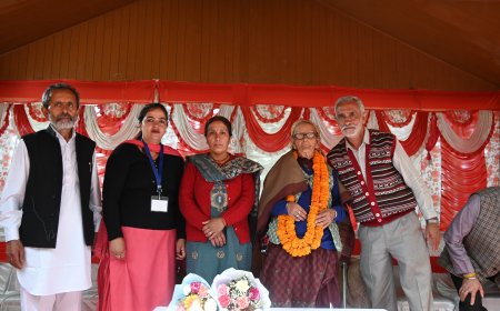 सिपुर मेले के शुभारंभ अवसर पर 90 वर्ष की वयोवृद्ध महिला मुरतू देवी ने मुख्य अतिथि के रूप में शिरकत