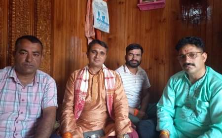 पशमी बना आस्था का केंद्र: एक वर्ष से विराजमान चालदा महासू महाराज के दर्शन को उमड़ रही भीड़