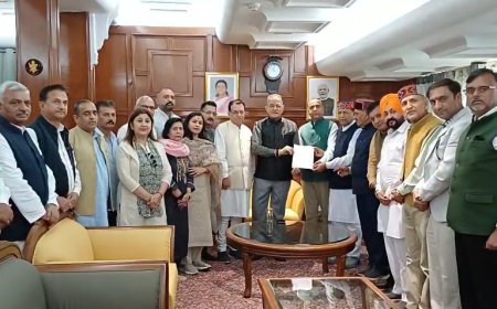 राज्यपाल से मिला भाजपा प्रतिनिधिमंडल, डॉ. राजीव बिंदल और जयराम ठाकुर के नेतृत्व में सौंपा ज्ञापन