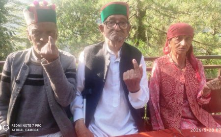 96 वर्षीय गौरी, 94 वर्षीय शौंकिया राम, 92 वर्षीय बिश राम, 93 वर्षीय संतराम ने अपना वोट डाला