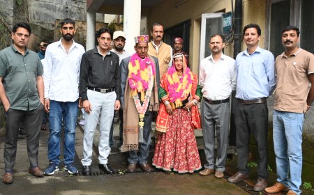 सेवानिवृत्ति पर सेवादार प्रकाश चंद को दी विदाई