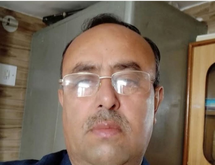 शिलाई में कांग्रेस को झटका, वरिष्ठ नेता रघुवीर कपूर का पार्टी पदों से इस्तीफा