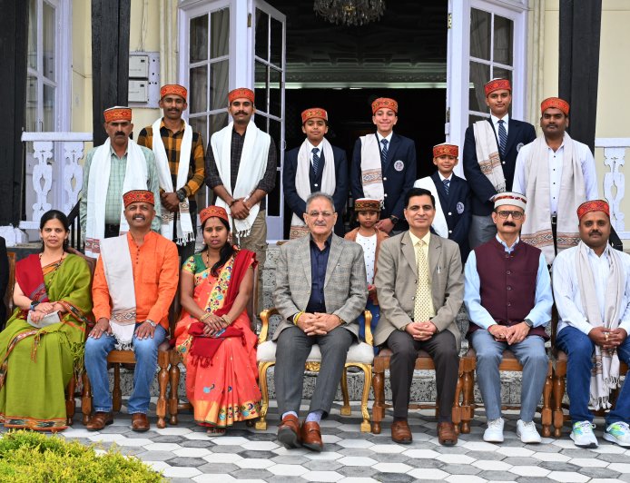 लोक भवन में गुजरात और महाराष्ट्र के स्थापना दिवस आयोजित