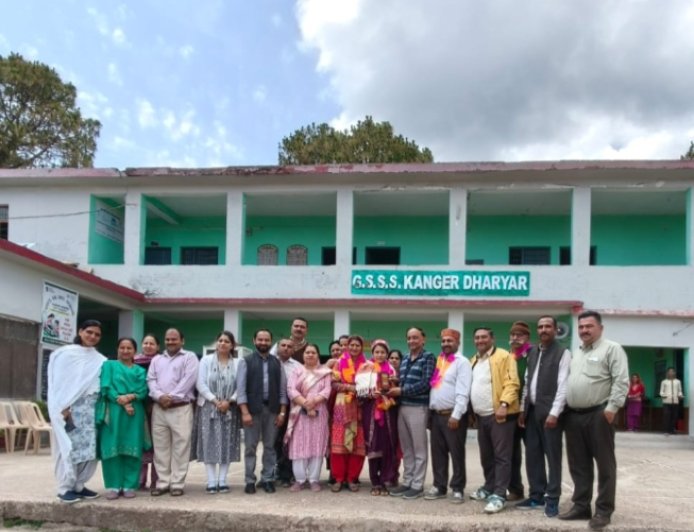 किसान की बेटी ने हासिल किया मुकाम, कांगर-धरयार की आरूषि ने 99 फीसदी अंक लेकर हासिल किया दूसरा स्थान