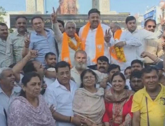 पश्चिम बंगाल और असम की ऐतिहासिक जीत पर भाजपाइयों ने मनाया जश्न