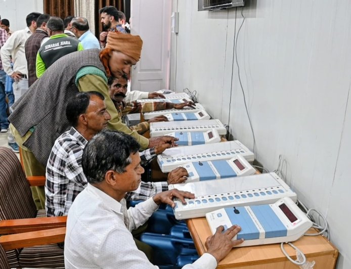 शहरी निकाय चुनाव-2026 के लिए ईवीएम की प्रथम स्तरीय जांच संपन्न