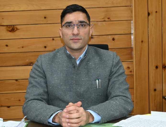 जिला चम्बा में पंचायती राज संस्थाओं के चुनाव के लिए अंतिम दिन 3831 नामांकन पत्र दाखिल