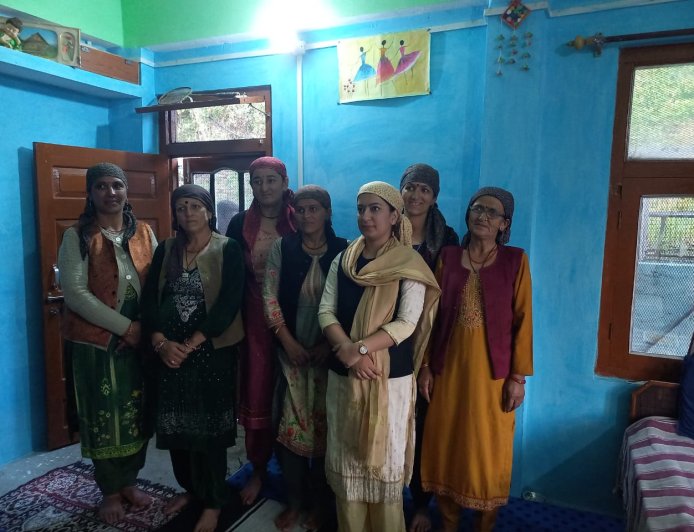 वार्ड नंबर 02 दाना घांटो से भाजपा  प्रत्याशी अंकिता ठाकुर ने की मीटिंग