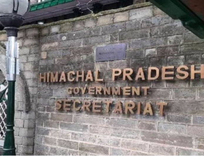 सोशल मीडिया पर सरकार की नीतियों पर टिप्पणी नहीं कर सकेंगे कर्मचारी, उल्लंघन पर होगी कार्रवाई
