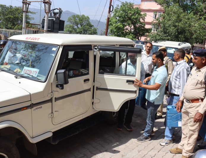 नगर परिषद नाहन, पांवटा व नगर पंचायत राजगढ के लिए 55 पोलिंग पार्टियां हुई रवाना, 200 पुलिसकर्मी संभालेंगे सुरक्षा व्यवस्था