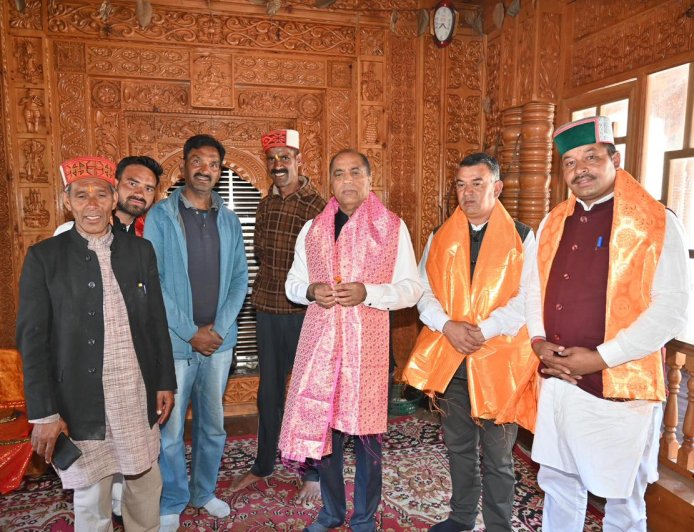 सराज में पूर्व मुख्यमंत्री एवं नेता प्रतिपक्ष का तूफानी चुनाव प्रचार, कांग्रेस सरकार पर साधा निशाना