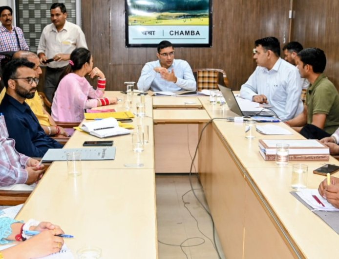 जिला सड़क सुरक्षा समिति की बैठक आयोजित,  उपायुक्त मुकेश रेपसवाल ने की अध्यक्षता