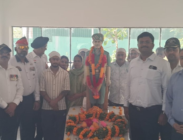 पांवटा साहिब के सूरजपुर में मनाया गया शहीद शेर सिंह का शहीदी दिवस, पुष्पांजलि अर्पित कर दी श्रद्धांजलि