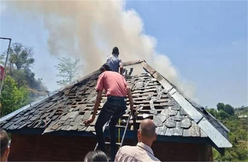 हमीरपुर में पशुशाला में लगी भीषण आग, एक गाय की जलकर मौत