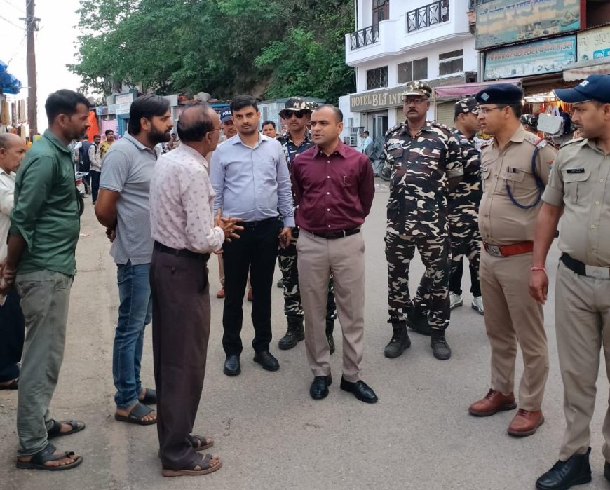 चल रही चार धाम एवं आगामी कांवड़ यात्रा को लेकर जिलाधिकारी ने अतिक्रमण पर लिया सख्त संज्ञान
