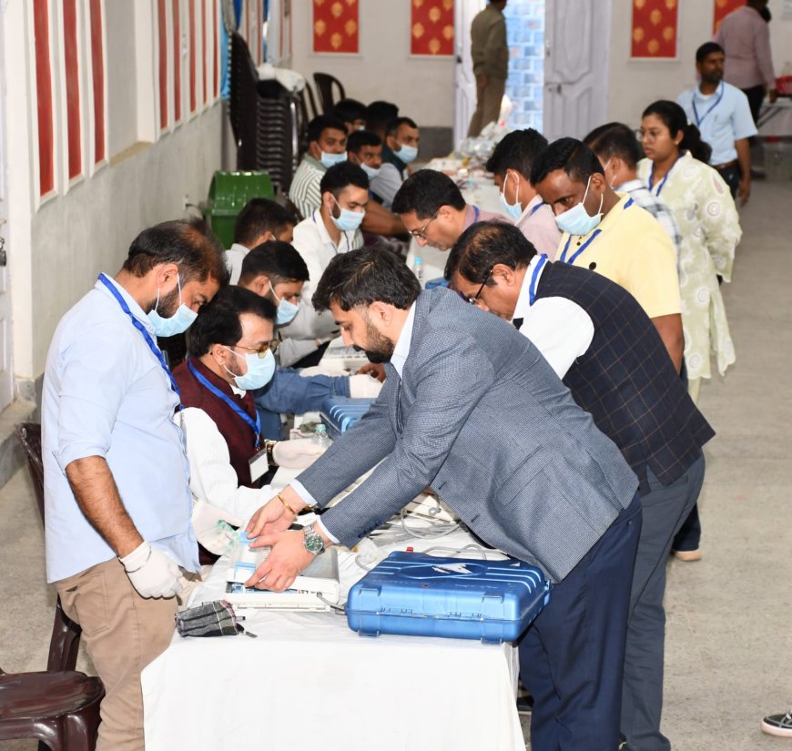 ई.वी.एम. की प्रथम स्तरीय जांच पूर्ण