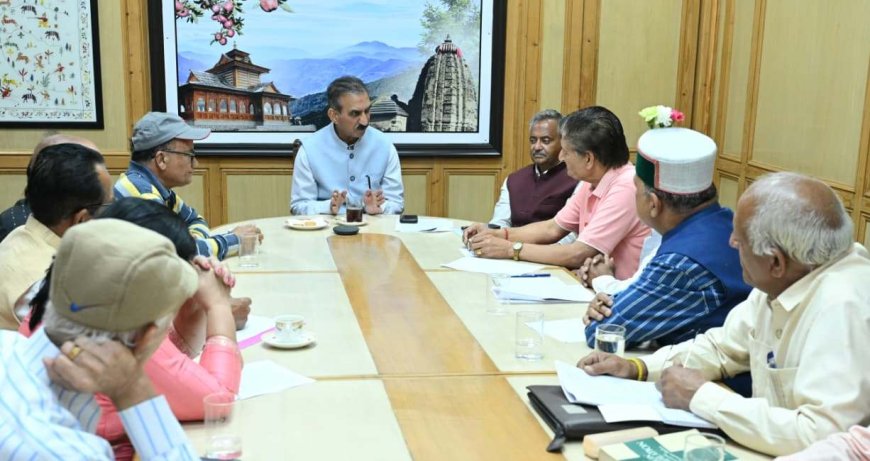 मुख्यमंत्री से हिमाचल प्रदेश पेंशनर्स संयुक्त संघर्ष समिति के प्रतिनिधिमंडल ने भेंट की