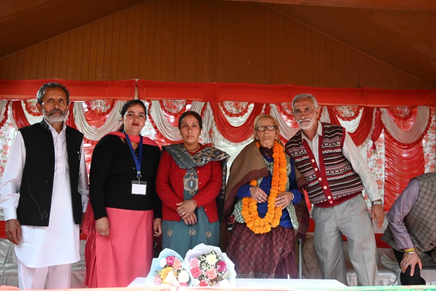 सिपुर मेले के शुभारंभ अवसर पर 90 वर्ष की वयोवृद्ध महिला मुरतू देवी ने मुख्य अतिथि के रूप में शिरकत