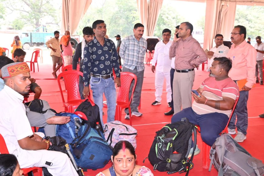 ऋषिकुल मैदान स्थित ऑफलाइन पंजीकरण केंद्र का जिलाधिकारी मयूर दीक्षित ने किया निरीक्षण, व्यवस्थाओं का लिया जायजा