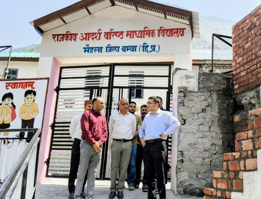 उपायुक्त एवं जिला निर्वाचन अधिकारी ने किया विकास खंड मैहला का दौरा