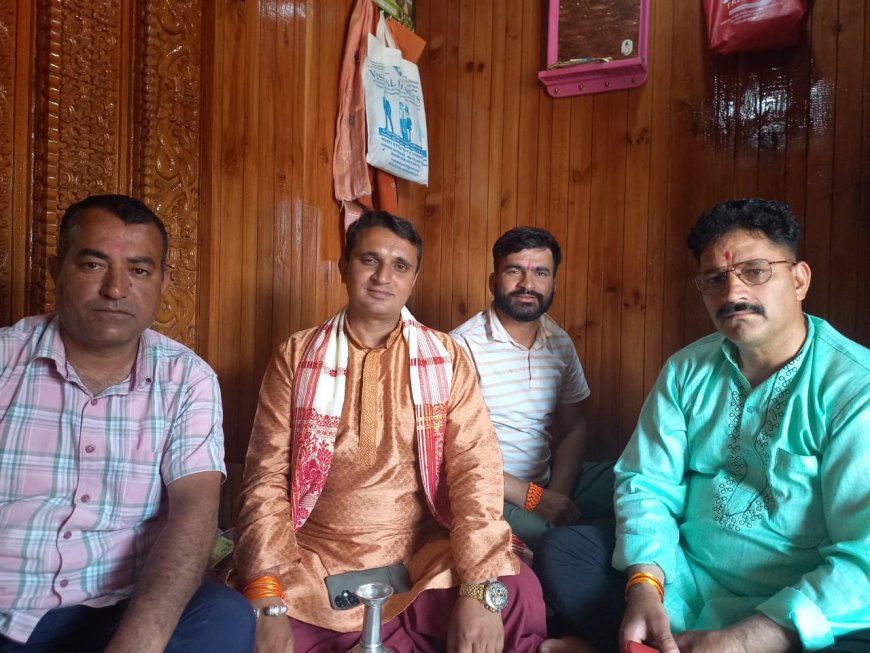 पशमी बना आस्था का केंद्र: एक वर्ष से विराजमान चालदा महासू महाराज के दर्शन को उमड़ रही भीड़