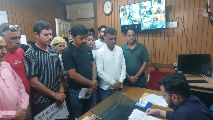 शिमला में अवैध रेहड़ी-फड़ी के ख़िलाफ हिंदू संघर्ष समिति में रोष, राज्यपाल से मुलाकात कर सौंपा ज्ञापन