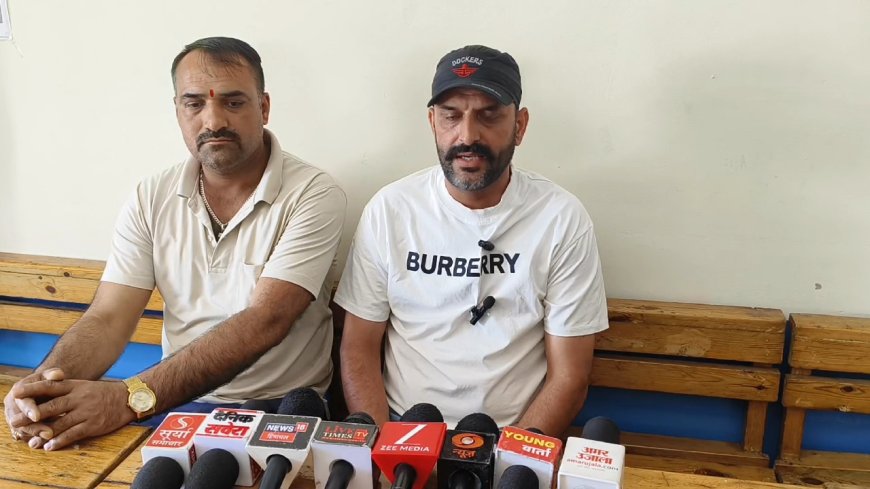 सवालों के घेरे में रेणुका बांध प्रभावित क्षेत्र में पेड़ों की गिनती, रेणुका बांध विस्थापित संघर्ष समिति के पदाधिकारी नाहन में मीडिया से हुए रूबरू