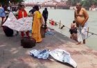 मां गंगा के घाटों पर बिक रही चटाई पन्नी को प्रतिबंधित किए जाने को लेकर चलाया गया अनोखा अभियान
