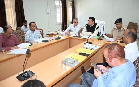 चंबा में उपायुक्त की अध्यक्षता में बैठक आयोजित, एससी/एसटी कानून, दिव्यांगजन अधिकार अधिनियम, प्रधानमंत्री के 15 सूत्रीय कार्यक्रम बारे चर्चा