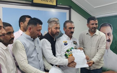 अराजपत्रित कर्मचारी महासंघ ने मुख्यमंत्री से की भेंट, कर्मचारियों से संबंधित विभिन्न महत्वपूर्ण मांगों से करवाया अवगत 
