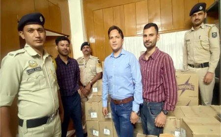 कुल्लू में आबकारी विभाग की बड़ी कार्रवाई, कार और शैड में छिपाई 45 पेटी अवैध शराब बरामद