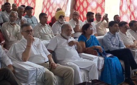 नाहन में नवनिर्वाचित पार्षदों को एसडीएम नाहन राजीव सांख्यान ने दिलाई शपथ