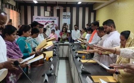 हमीरपुर : जिला परिषद के सभी 19 नवनिर्वाचित सदस्यों ने ली शपथ