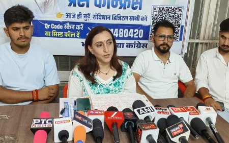 युवा कांग्रेस के पांचवें स्तंभ की कांग्रेस भवन नाहन में युवा कांग्रेस की राष्ट्रीय प्रवक्ता शुभ्रा जिंटा ने की लॉन्चिंग