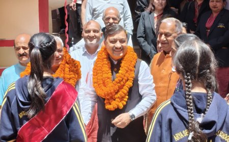आर्य समाज की शिक्षा परंपरा भारतीय संस्कृति और नैतिक मूल्यों को पीढ़ियों तक पहुंचा रही है – सुरेश कश्यप