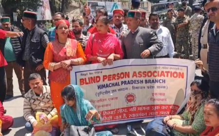 सचिवालय के बाहर मांगों को लेकर फिर सड़कों पर उतरे दृष्टिबाधित, किया चक्का जाम