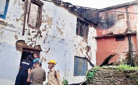 बीड़ में भीषण अग्निकांड, चार मकान जले, पीडि़त परिवारों का लाखों का नुकसान