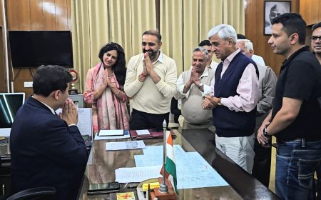 प्रतिबंधित सड़कों पर रहने वाले स्थायी निवासियों की समस्याओं को लेकर नागरिकों ने उपायुक्त शिमला से की मुलाकात