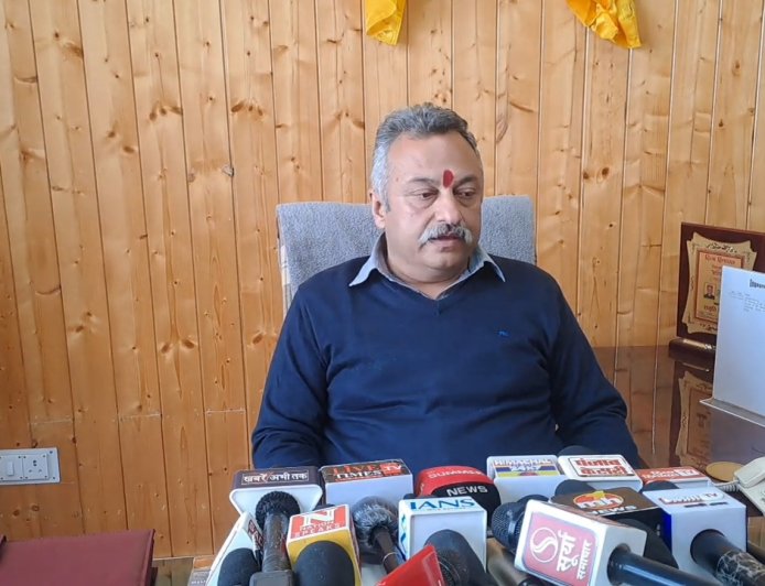 कांग्रेस की हार के पीछे होगी कोई कमी, पार्टी करेगी मंथन- रोहित ठाकुर