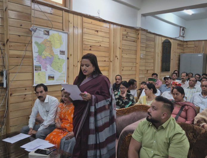 नगर परिषद चम्बा के अध्यक्ष एवं उपाध्यक्ष पद के निर्वाचन के लिए संशोधित कार्यक्रम जारी