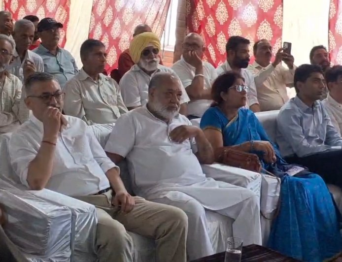 नाहन में नवनिर्वाचित पार्षदों को एसडीएम नाहन राजीव सांख्यान ने दिलाई शपथ